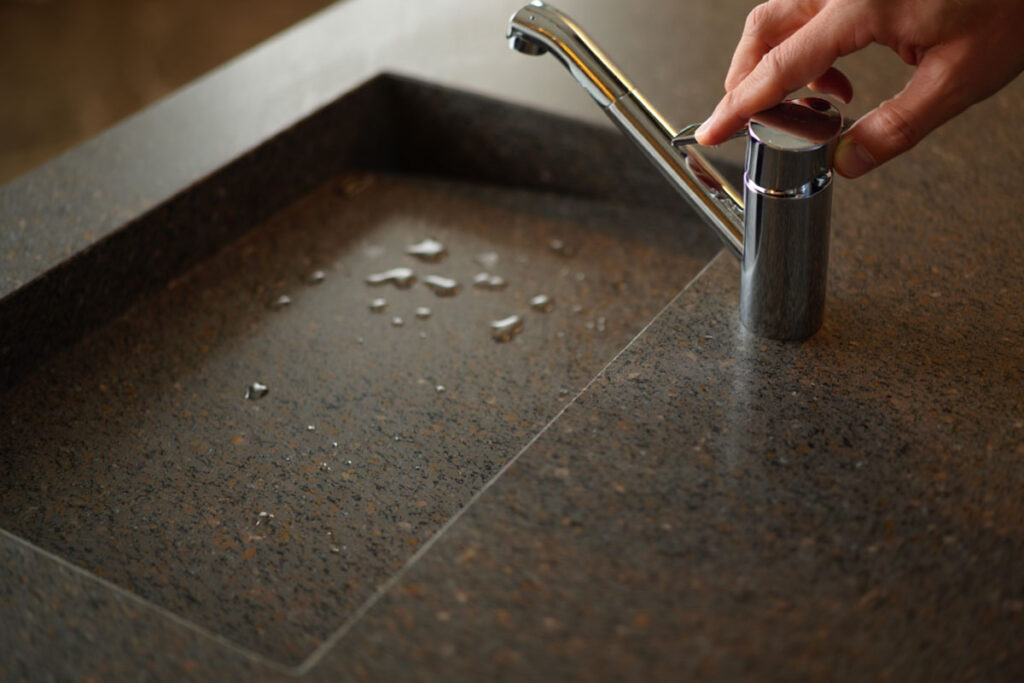 سینک گرانیتی در چیدمان آشپزخانه